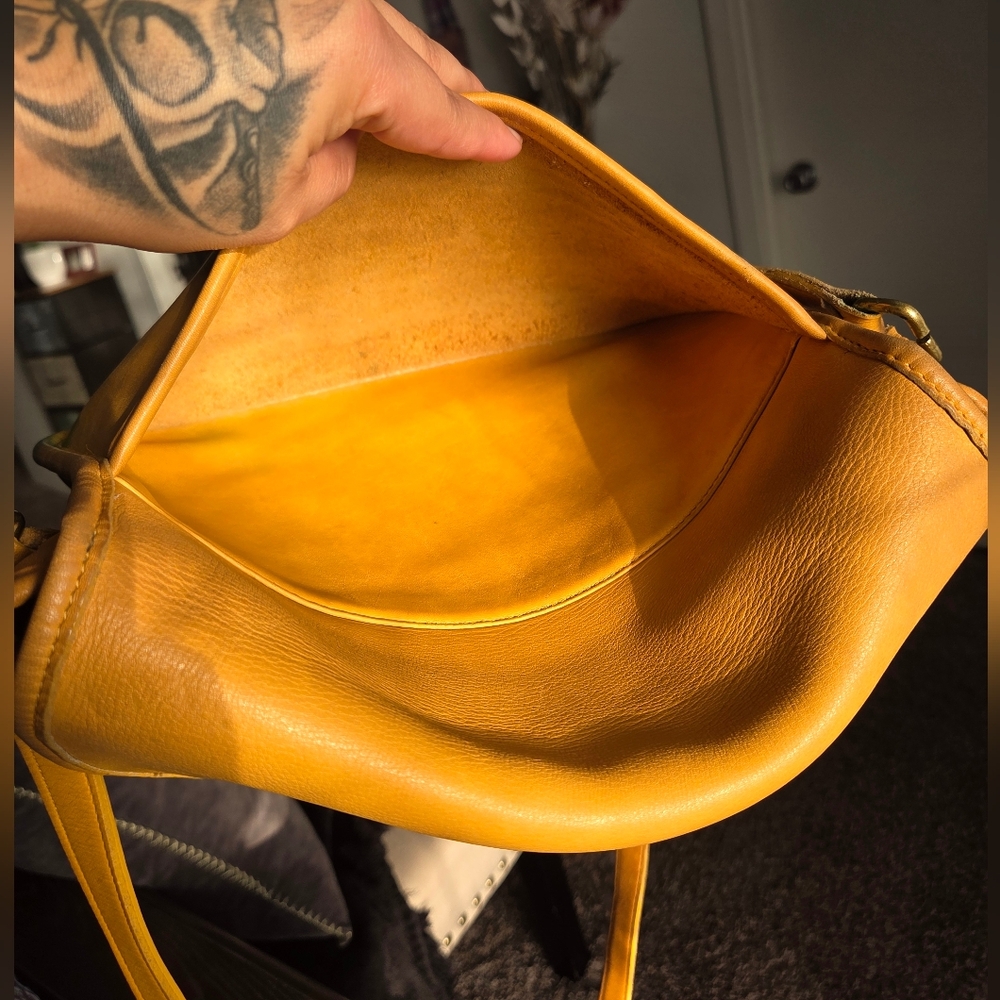 Vintage Coach Yellow City Bag ๐๐๐ป 9790 *PROJECT* - Picture 3 of 14